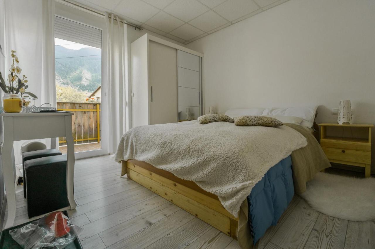 Aparthotel Pr' Jakapc' Mojstrana Kültér fotó
