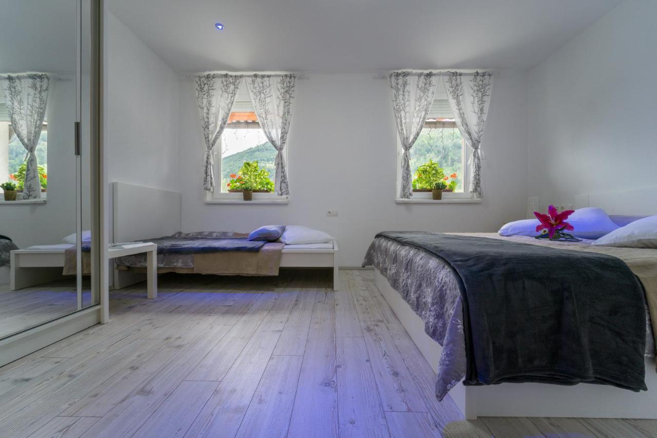 Aparthotel Pr' Jakapc' Mojstrana Kültér fotó
