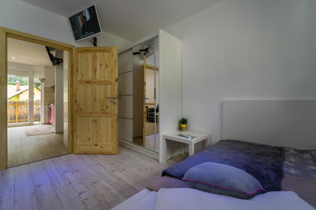 Aparthotel Pr' Jakapc' Mojstrana Kültér fotó
